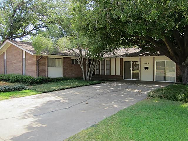 1st image of 609 Lexington Dr