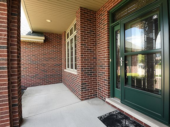 3rd image of 24457 Arrowhead Dr