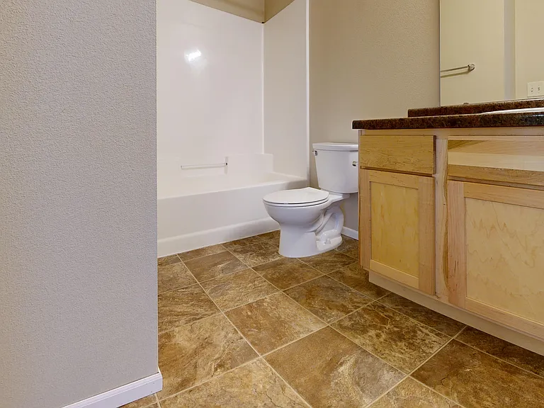 Lincoln Meadows Apartments — Photo 34