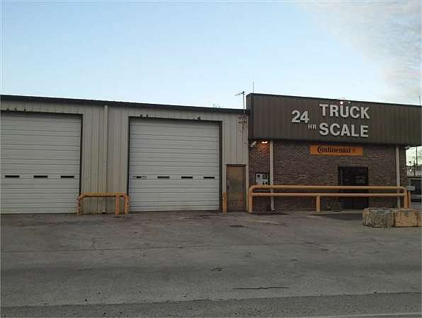 2nd image of 1420 Bourne St