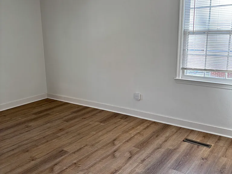 2806 Newton Ct #2806 — Photo 8