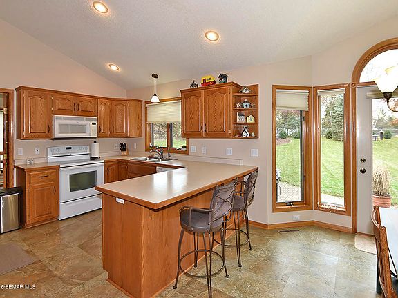 3rd image of 1645 Wedgewood Dr NE