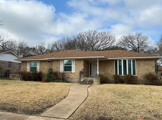 813 Misty Glen Dr, Desoto, TX 75115