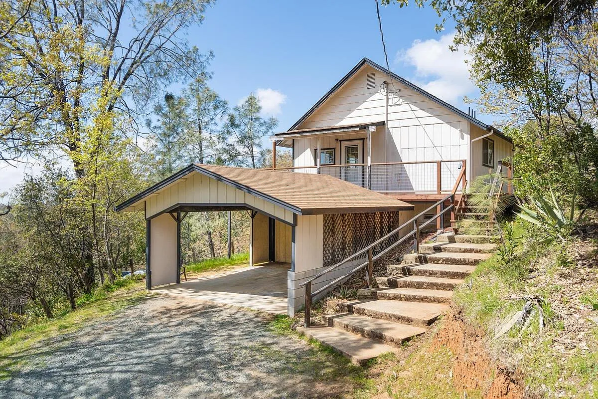 17450 Robinson Rd photo 1