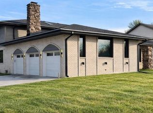 10043 Twin Creek Blvd, Munster, IN 46321