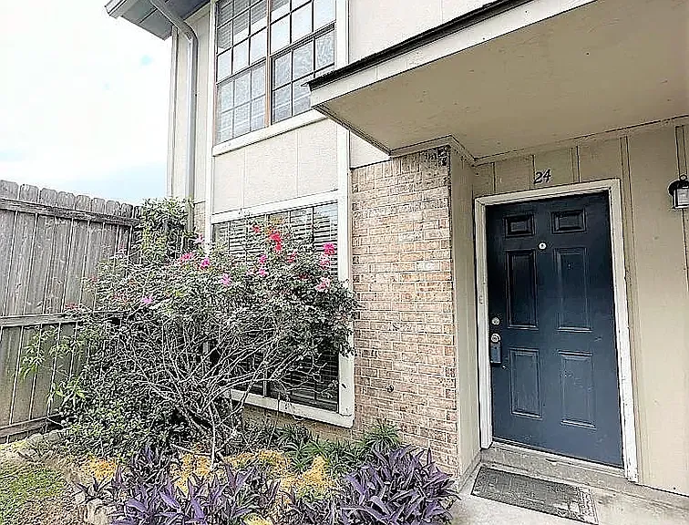 2245 King Arthur Blvd #24 — Photo 1