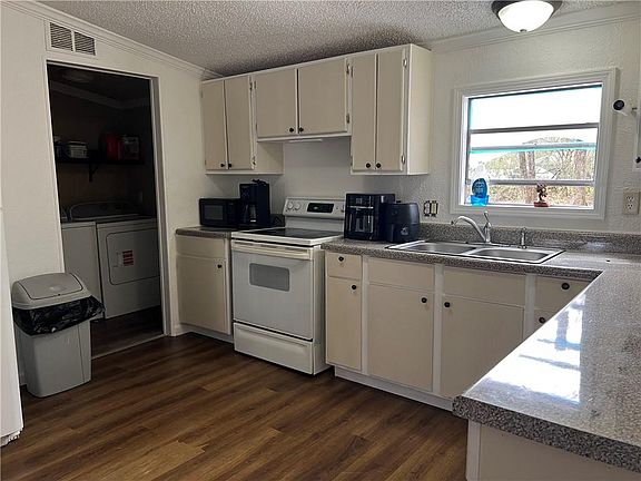 3rd image of 163 Bryant Rd