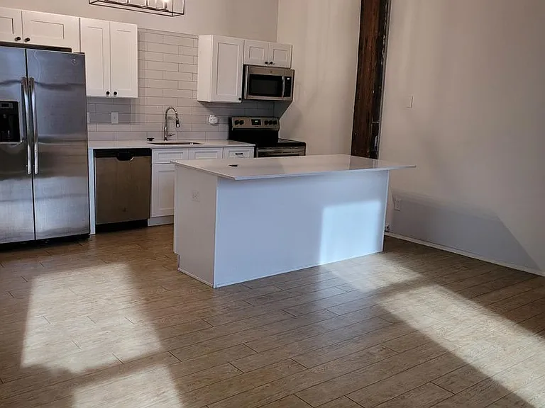 Delaware Lofts — Photo 32