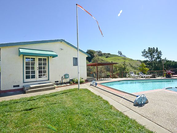 5th image of 4010 Plumas Ct