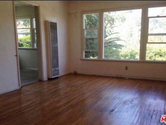 3rd image of 2230 N Cahuenga Blvd