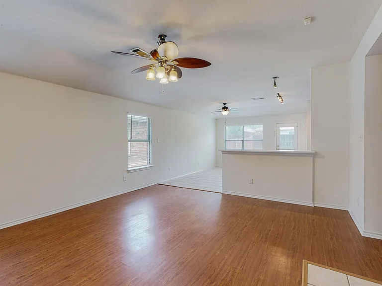 3206 Candlebrook Dr — Photo 9