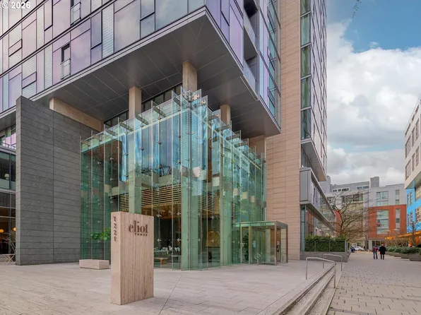 1221 SW 10th Ave #1206, Portland, OR 97201