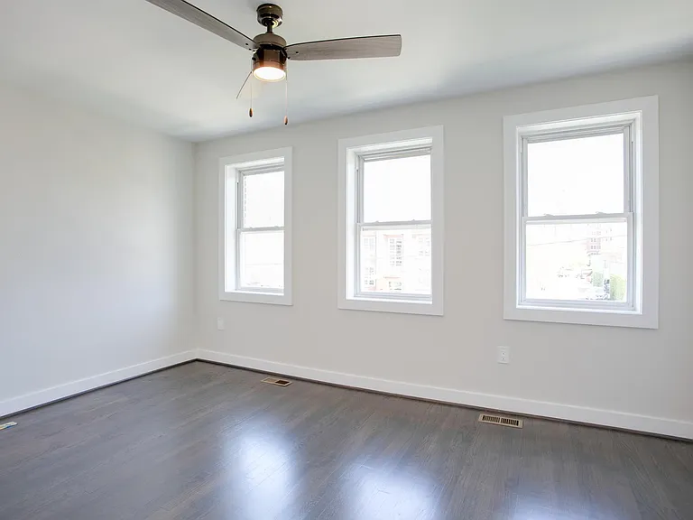 1214 Oronoco St — Photo 5