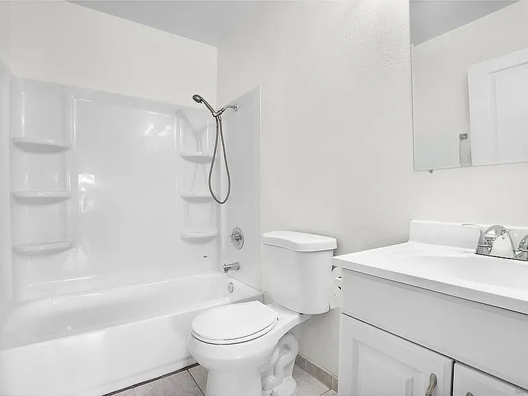8026 Linda Vista Rd #2G — Photo 3