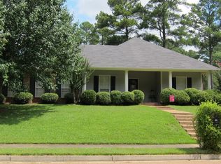 380 Pinewood Ln, Ridgeland, MS 39157