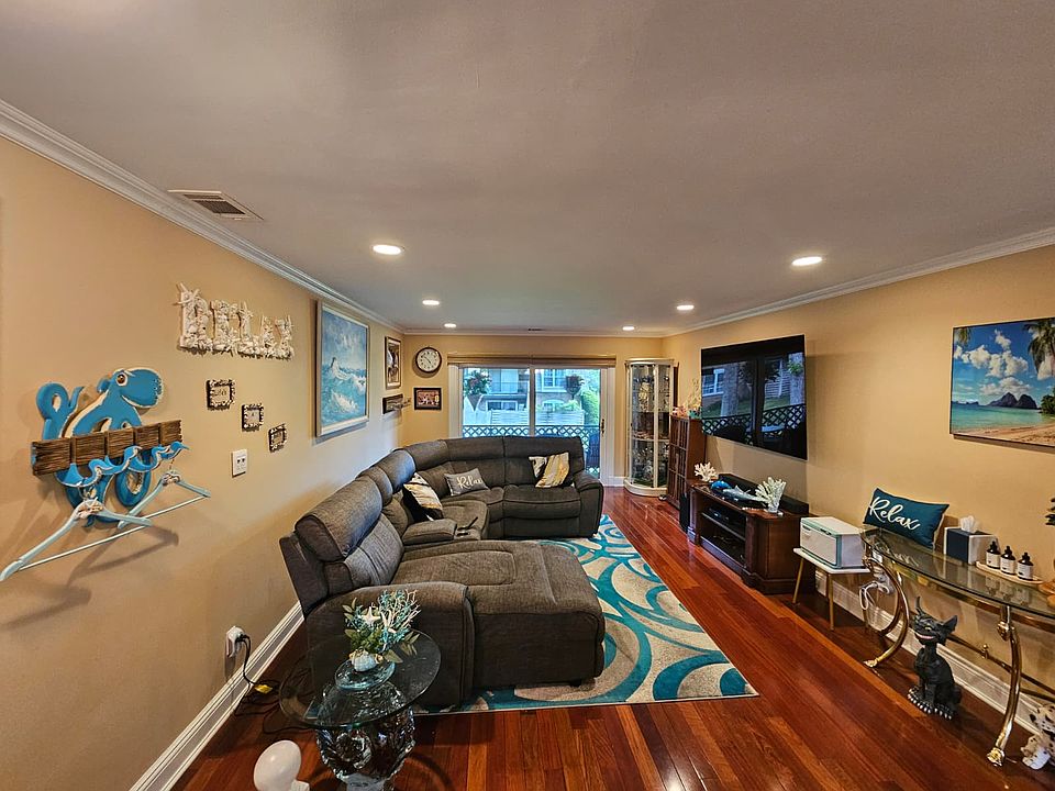 1st image of 655 Middle Country Rd APT 2H2