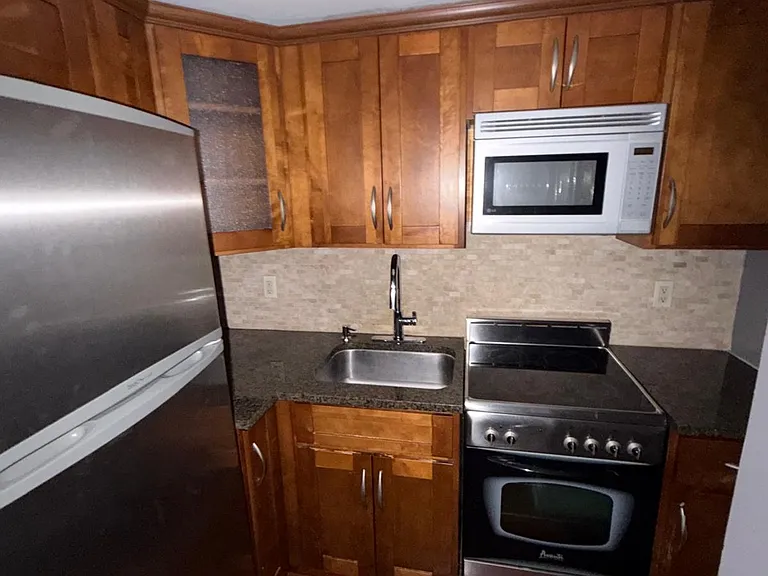 60 Parkway Dr E #2DD — Photo 3