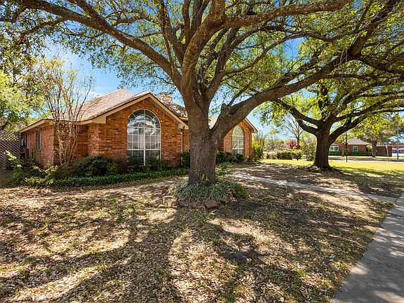 4th image of 201 Brian Way