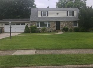 329 Valley Rd, Oreland, PA 19075