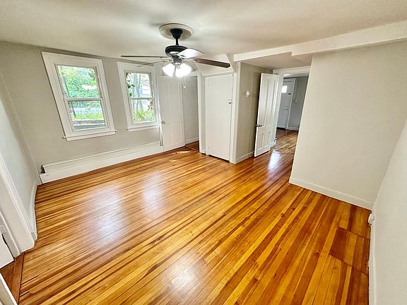 5th image of 302 W Elm St