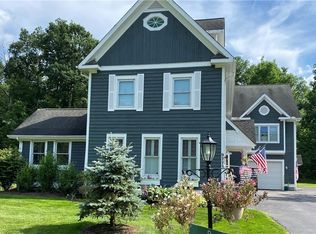 9773 Broadway Dr, Chagrin Falls, OH 44023