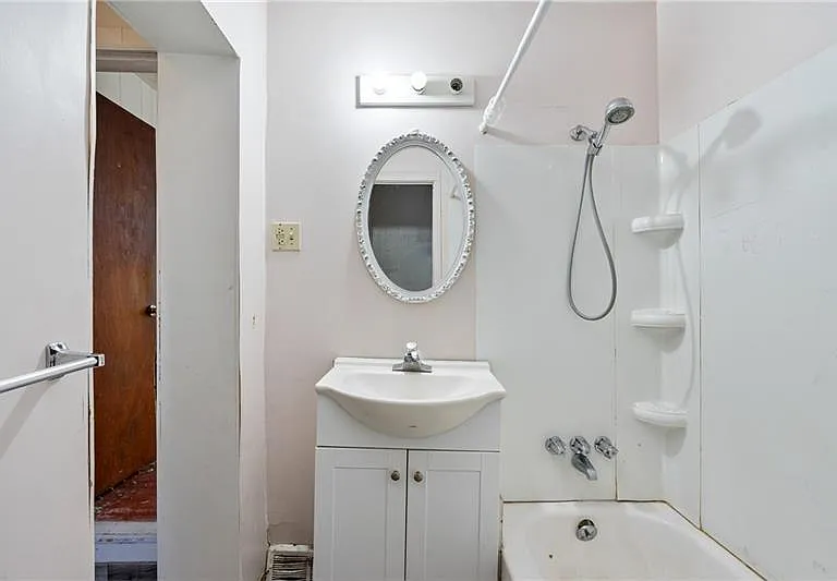 2631 Josephine St — Photo 4