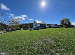 830 Harrison Ave, Berkeley Springs, WV 25411