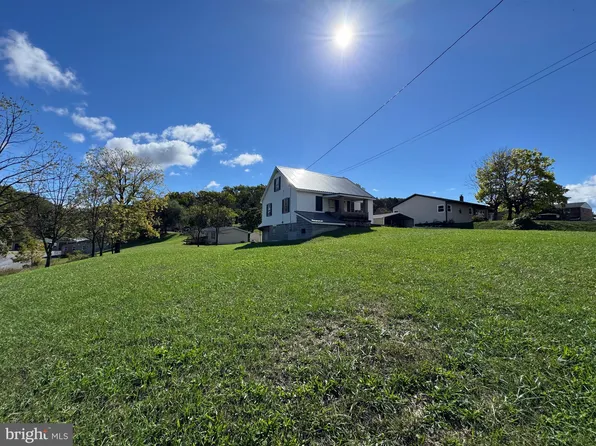 830 Harrison Ave, Berkeley Springs, WV 25411