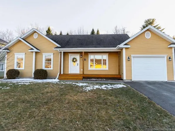 119 Peters Dr, Fredericton, NB E3G 0G7