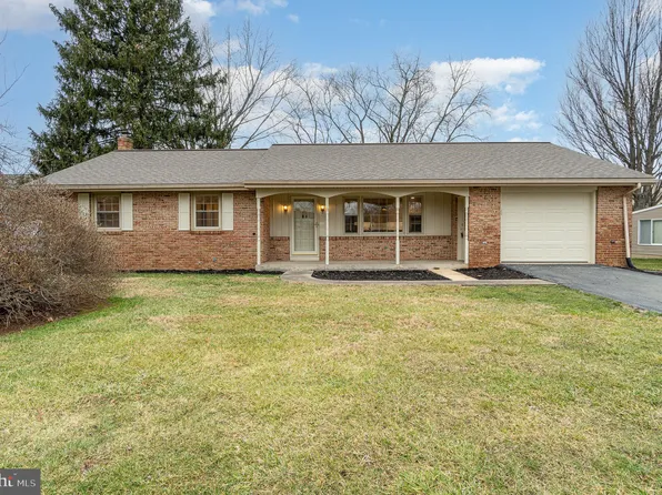 820 W View Ave, Manheim, PA 17545