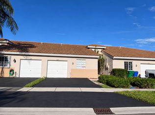 1890 SW 118th Ave, Hollywood, FL 33025