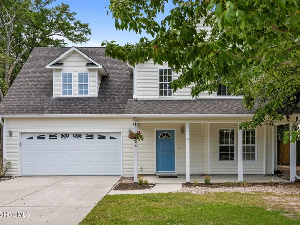 105 E Seabird Court, Sneads Ferry, NC 28460
