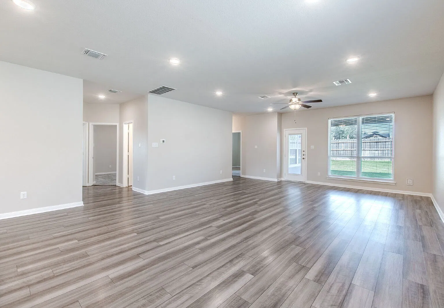 3 bed, 2.0 bath, 1902 sqft, $2,150 — Photo 4