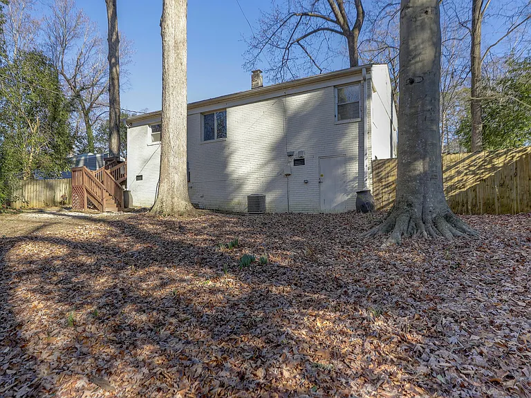 3325 Eastwood Dr — Photo 46