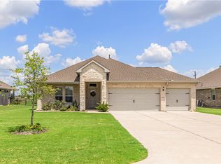 2405 Three Wood Way, Navasota, TX 77868
