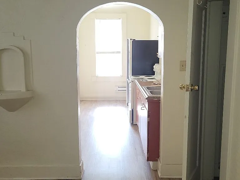 462 Evans Ave #100 — Photo 6