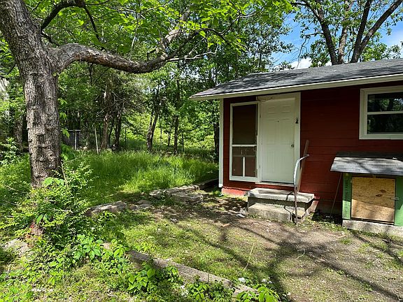 3rd image of 110 Francis St #B