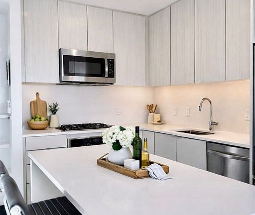 3rd image of 80 Fenwood Rd #706