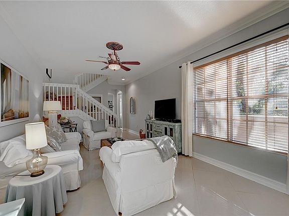 3rd image of 6869 Julia Gardens Drive #6869