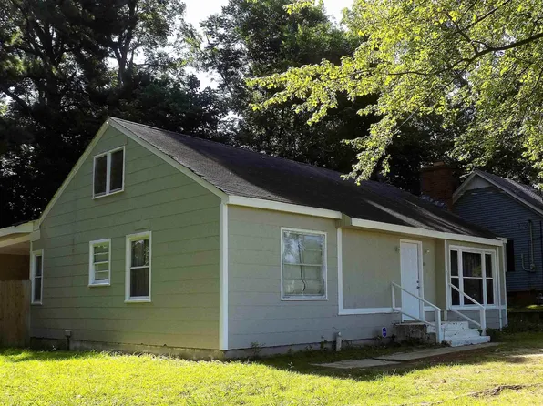 826 Douglas St, Covington, TN 38019