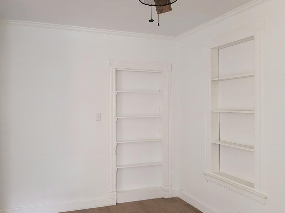 1st image of 805 Avenue B