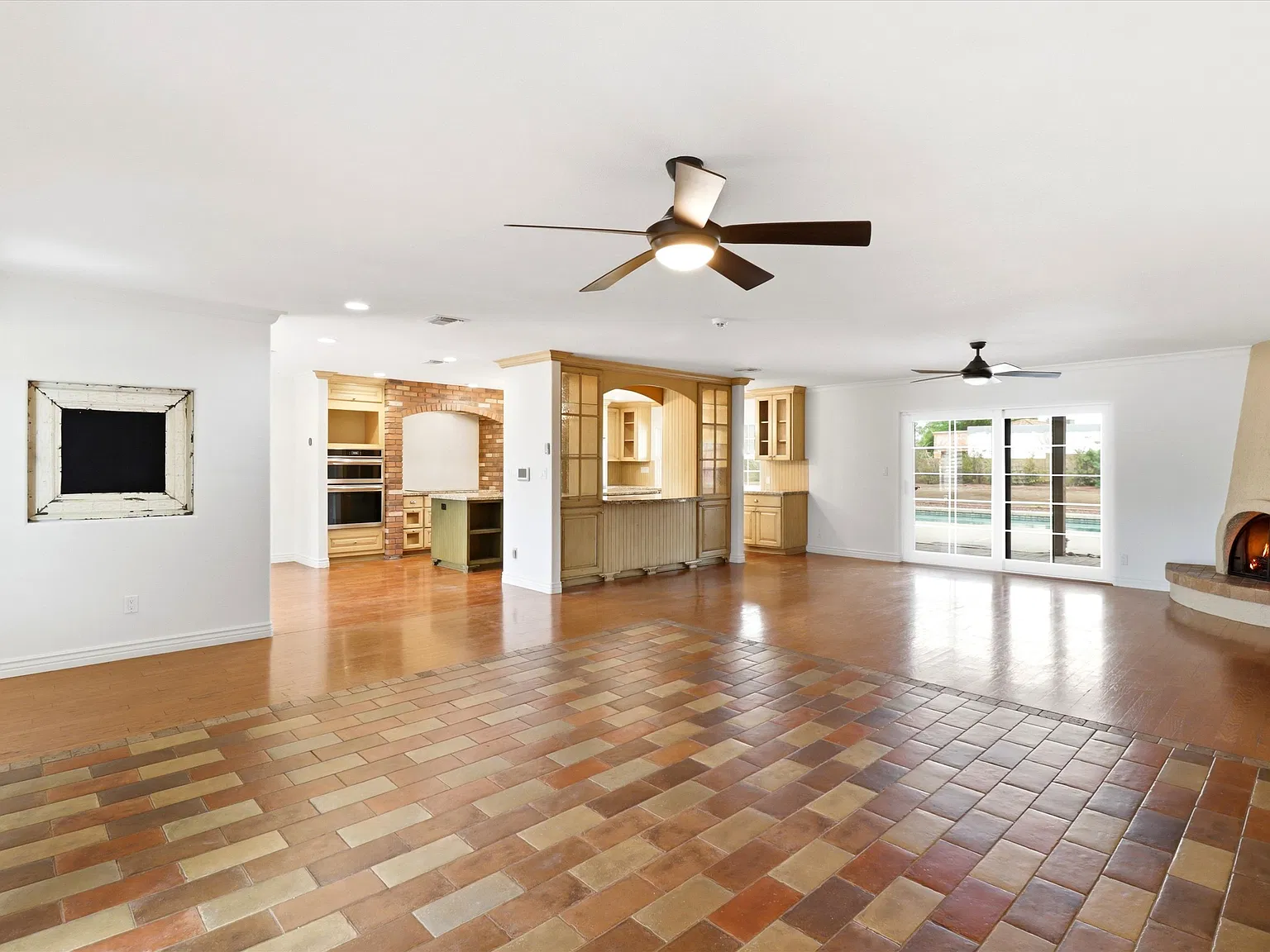 5 bed, 4143 sqft, $5,500 — Photo 4