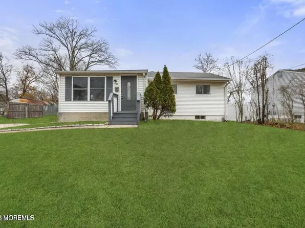 28 Brandies Rd, South Toms River, NJ 08757
