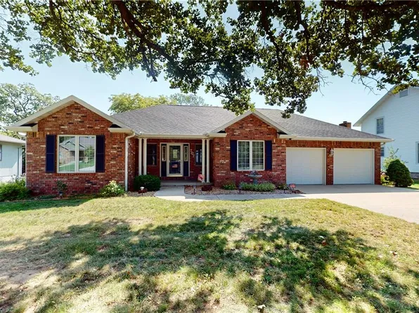 707 S College St, Nevada, MO 64772