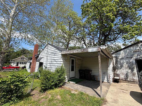 2nd image of 1400 S Westmoreland Ave