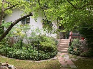 315 Sawkill Rd, Milford, PA 18337