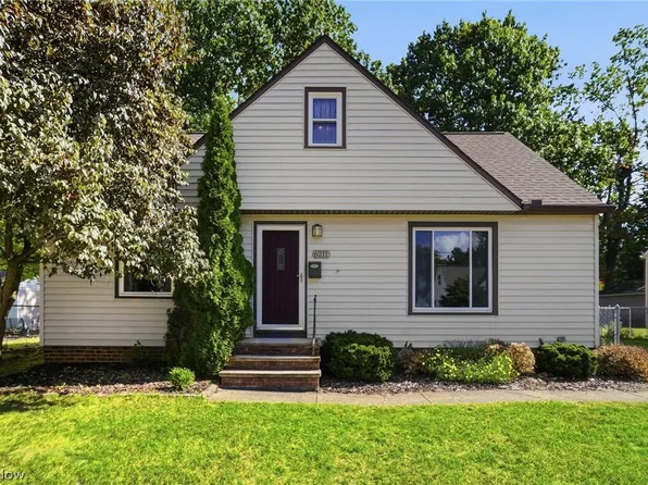 6211 Anita Dr, Parma Heights, OH 44130