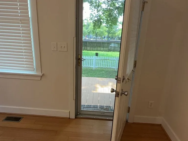 1512 Porter St #A — Photo 15
