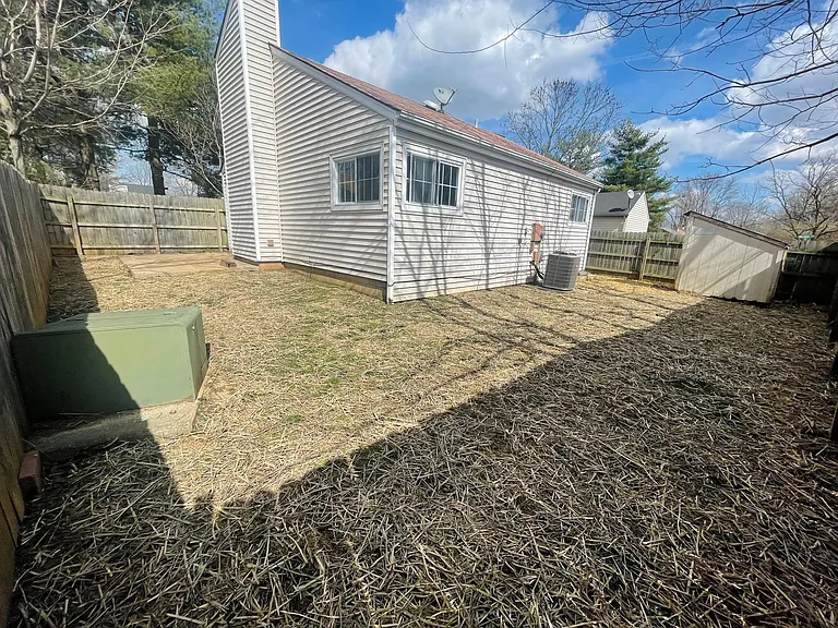 208 Shadow Wood Pl — Photo 8