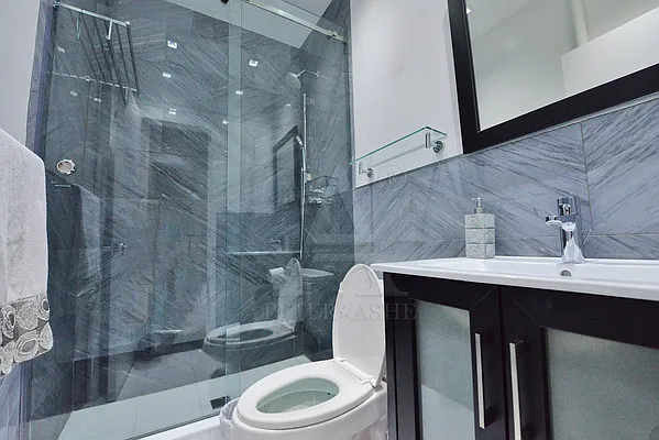 Rented by Peter Ashe | media 7